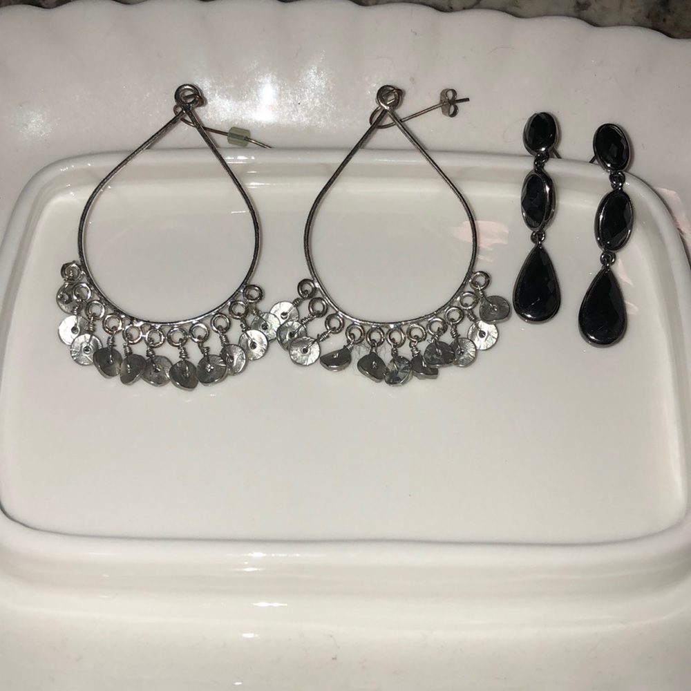Set of 2 dangling earrings